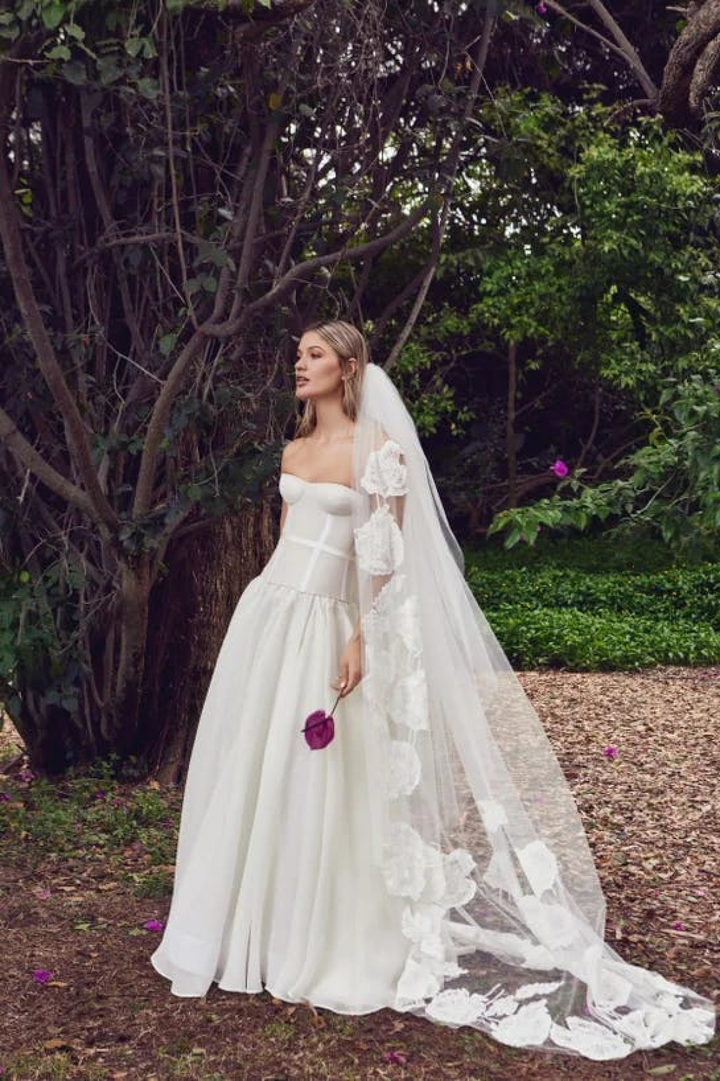 Xu hướng áo cưới năm 2022 có gì độc đáo? - 4