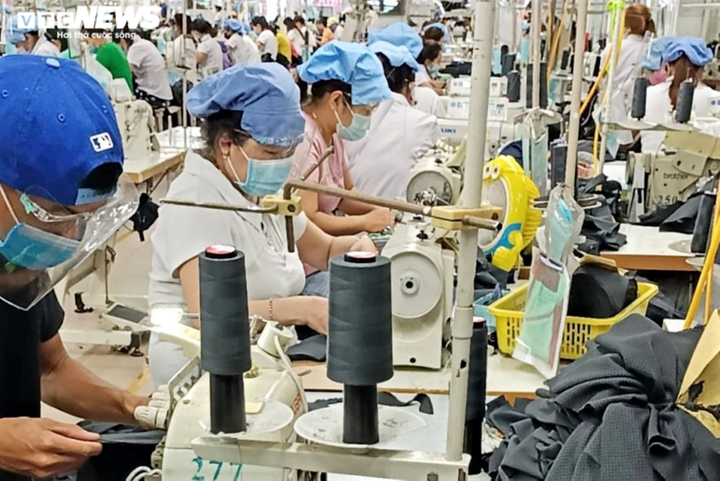 Đà Nẵng ưu tiên tiêm vaccine COVID-19 cho lao động tại các khu công nghiệp - 1