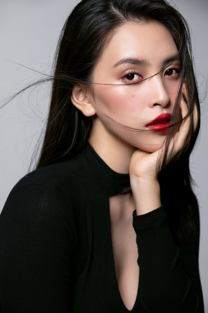 Gương mặt hoàn hảo không 'góc chết' của Hoa hậu Tiểu Vy - 7