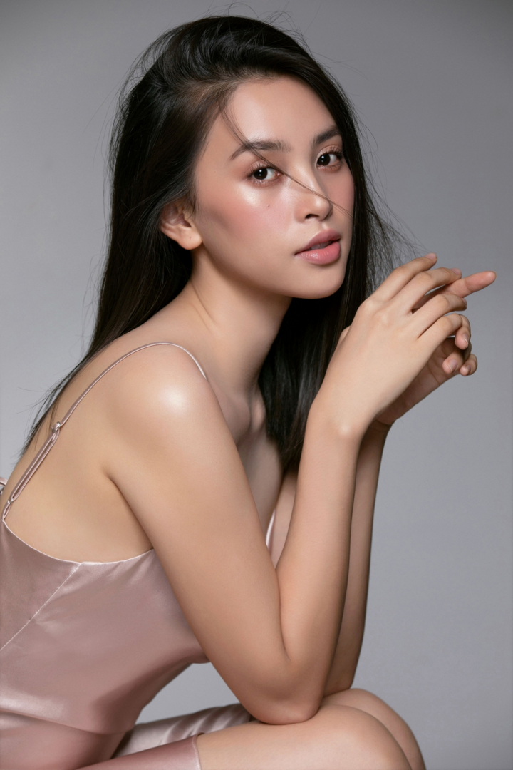 Gương mặt hoàn hảo không 'góc chết' của Hoa hậu Tiểu Vy - 6