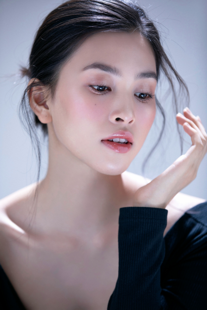 Gương mặt hoàn hảo không 'góc chết' của Hoa hậu Tiểu Vy - 10