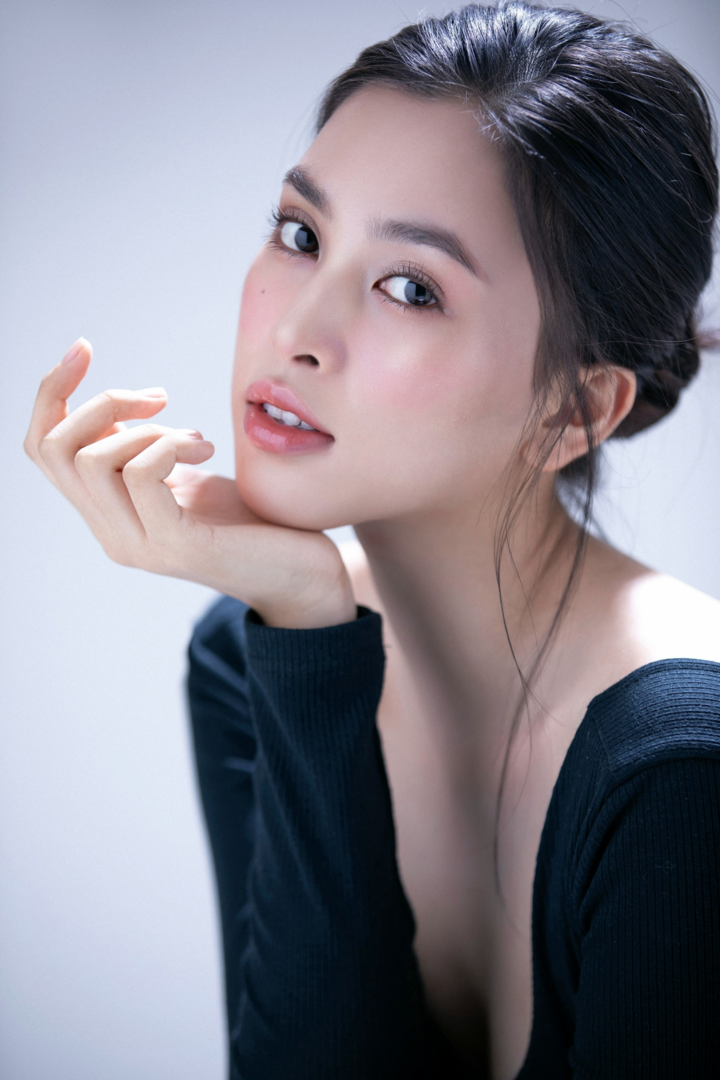 Gương mặt hoàn hảo không 'góc chết' của Hoa hậu Tiểu Vy - 2
