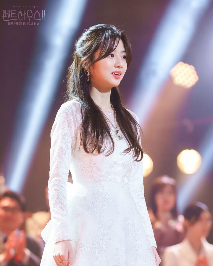 8 bộ phim Hàn Quốc hay nhất năm 2021 - 11