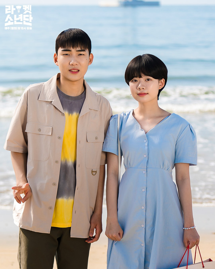 8 bộ phim Hàn Quốc hay nhất năm 2021 - 8