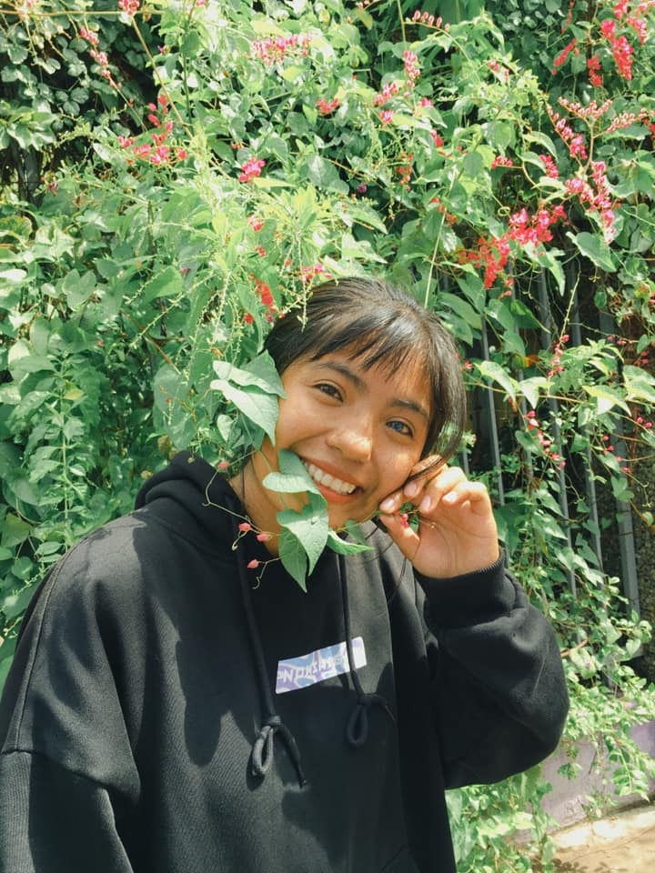 Cô gái có đôi mắt 2 màu gây bão MXH ngày ấy nay đã là nữ sinh năm hai xinh xắn - 8