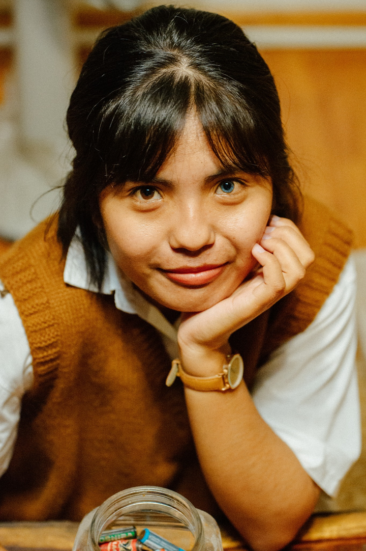 Cô gái có đôi mắt 2 màu gây bão MXH ngày ấy nay đã là nữ sinh năm hai xinh xắn - 2