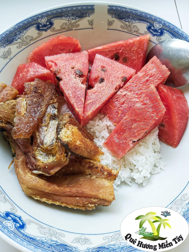 Giải mã món cơm trái cây: Nhìn thì đẹp mắt nhưng mùi vị thì thế nào? - 4