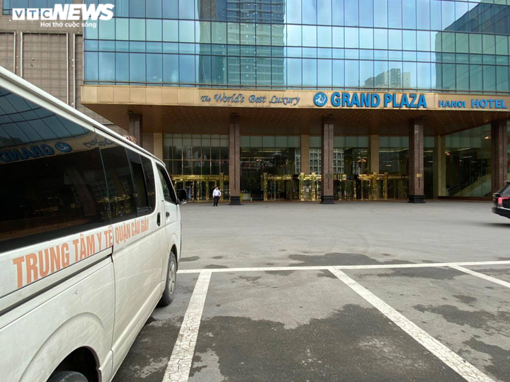 Phát hiện 8 ca dương tính nCoV tại khách sạn đội tuyển Việt Nam đóng quân - 2