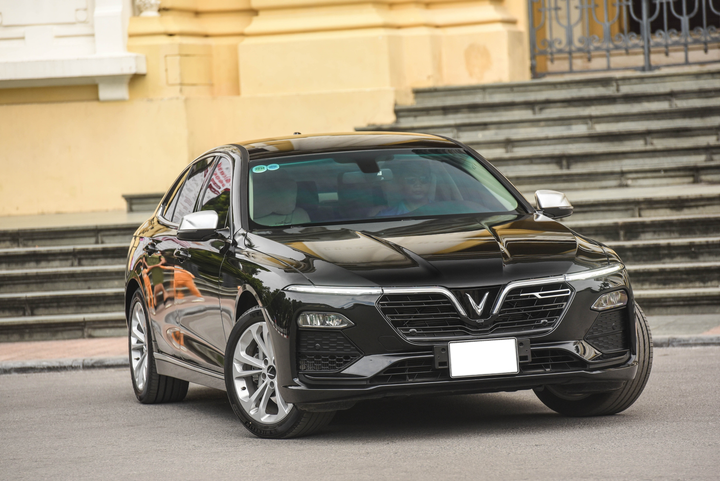 Chi tiết VinFast Lux A2.0 được nâng cấp nội thất - 9