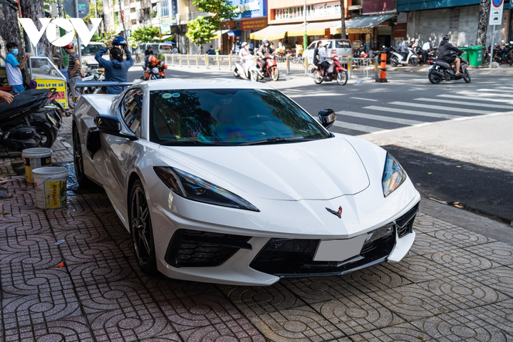 Chevrolet Corvette thế hệ mới tái xuất với cửa xe độ độc đáo - 2