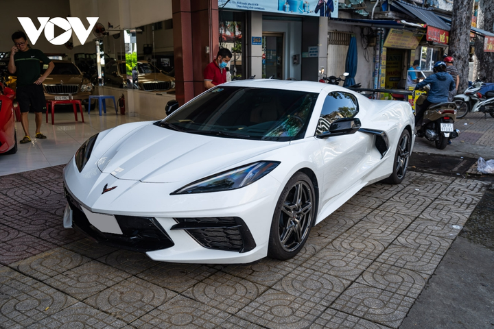 Chevrolet Corvette thế hệ mới tái xuất với cửa xe độ độc đáo - 1