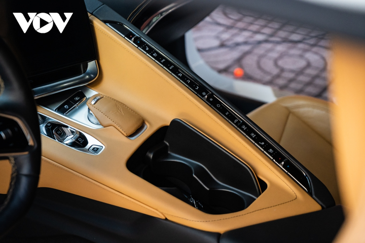 Chevrolet Corvette thế hệ mới tái xuất với cửa xe độ độc đáo - 7