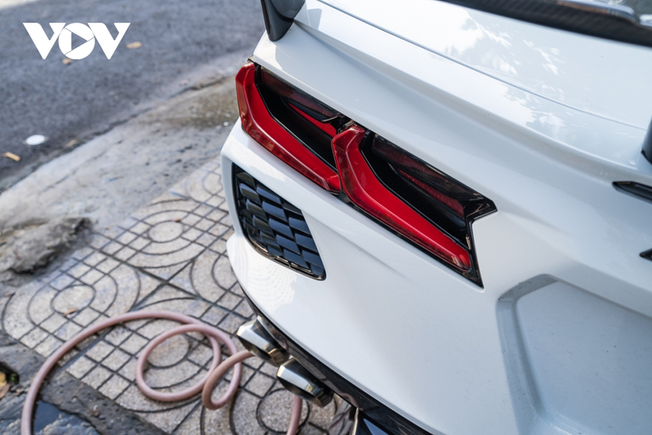 Chevrolet Corvette thế hệ mới tái xuất với cửa xe độ độc đáo - 10