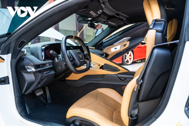 Chevrolet Corvette thế hệ mới tái xuất với cửa xe độ độc đáo - 8