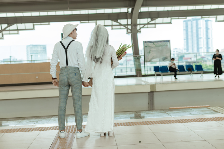 chụp ảnh cưới ở ga tàu Cát Linh - Hà Đông ảnh 6 Đôi trẻ chụp ảnh cưới ở ga Cát Linh - Hà Đông ngay buổi chạy đầu tiên - 6