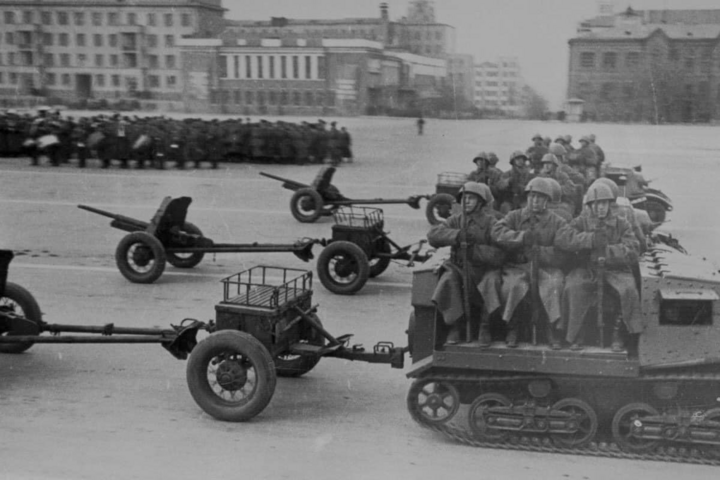 Ba cuộc duyệt binh hoành tráng của Liên Xô năm 1941 - 3