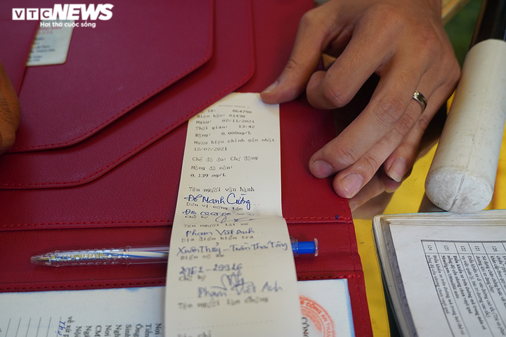 Uống một cốc bia, bị giữ xe và tước giấy phép 11 tháng - 5