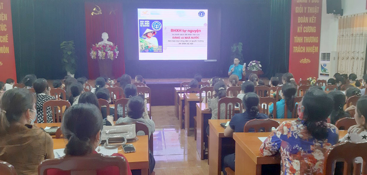 Thái Bình: Thực hiện kế hoạch vận động 10.000 người tham gia BHXH tự nguyện - 4