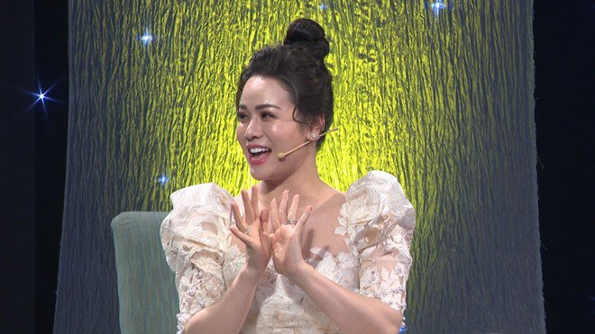 Ảnh hồi bé của Khánh Phương, Nhật Kim Anh khiến fan cười lăn