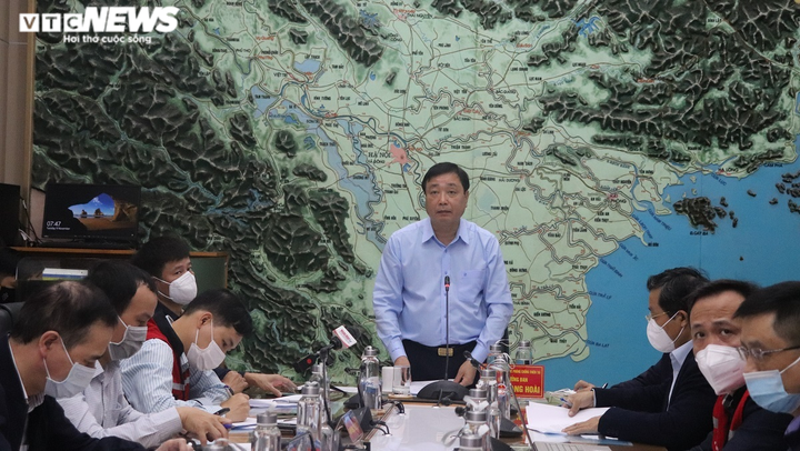 Mưa lớn kéo dài, miền Trung nguy cơ cao xảy ra lũ quét, sạt lở đất - 1