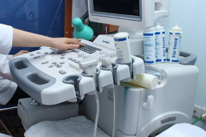 Đưa trang thiết bị y tế, sinh phẩm xét nghiệm vào mặt hàng phải kê khai giá - 2