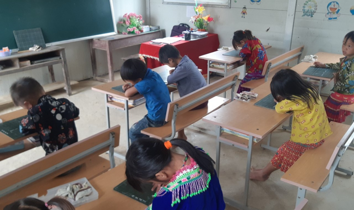 Thầy giáo hơn 20 năm 'gieo chữ' trên đỉnh núi đá Hà Giang - 3