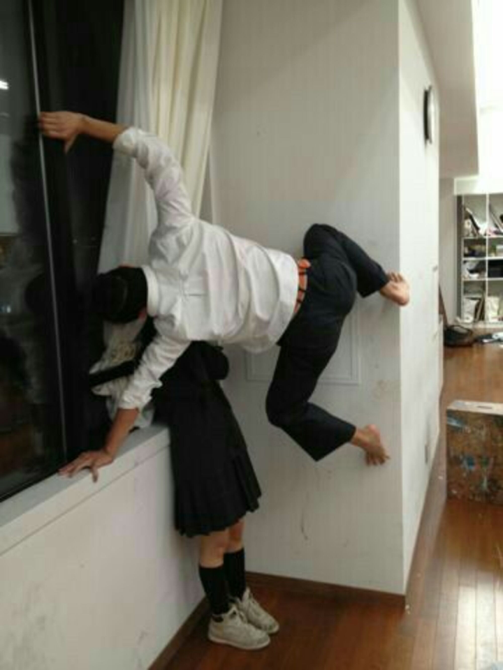 Những trò kỳ quặc không tưởng mà các cặp đôi từng làm ở nơi công cộng - 10