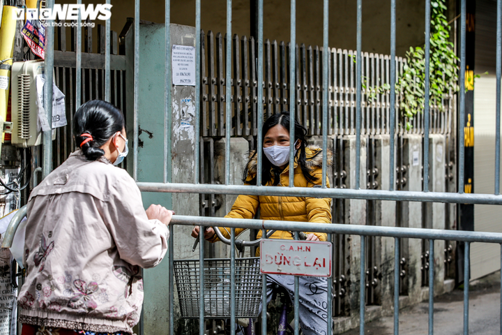 Số ca COVID-19 tăng kỷ lục, Hà Nội phong tỏa hàng loạt quán phở nổi tiếng - 8