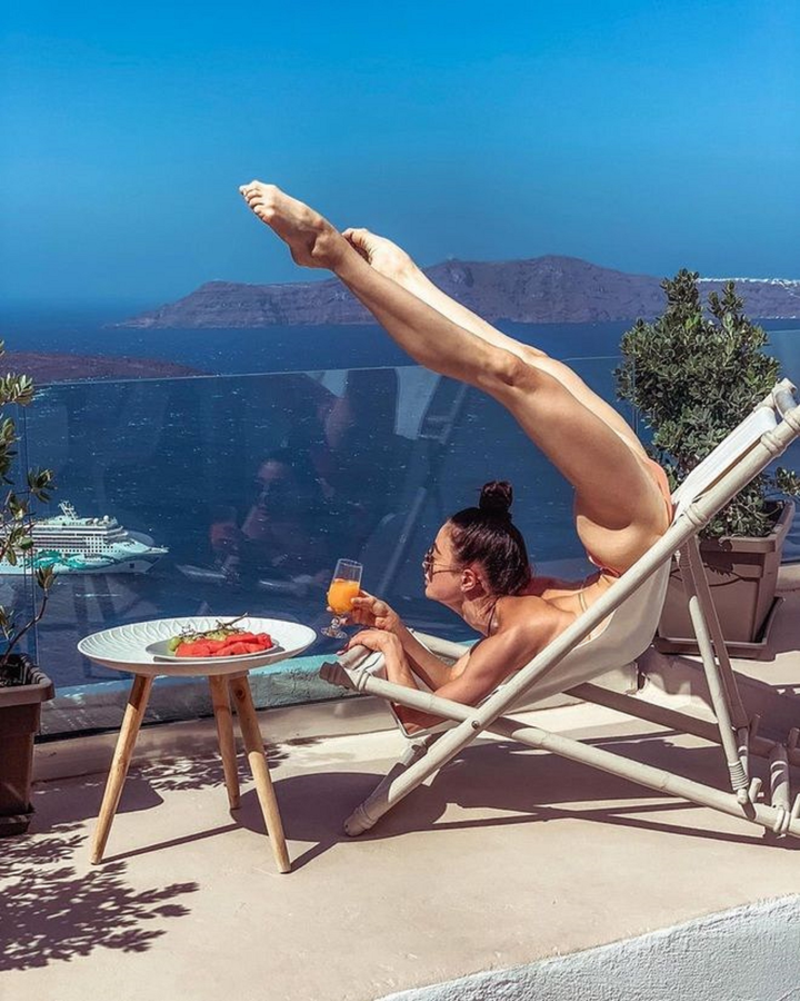 Cô gái ‘không xương’ có thể 'bẻ cong' cơ thể tùy ý vô tình bén duyên Hollywood - 5