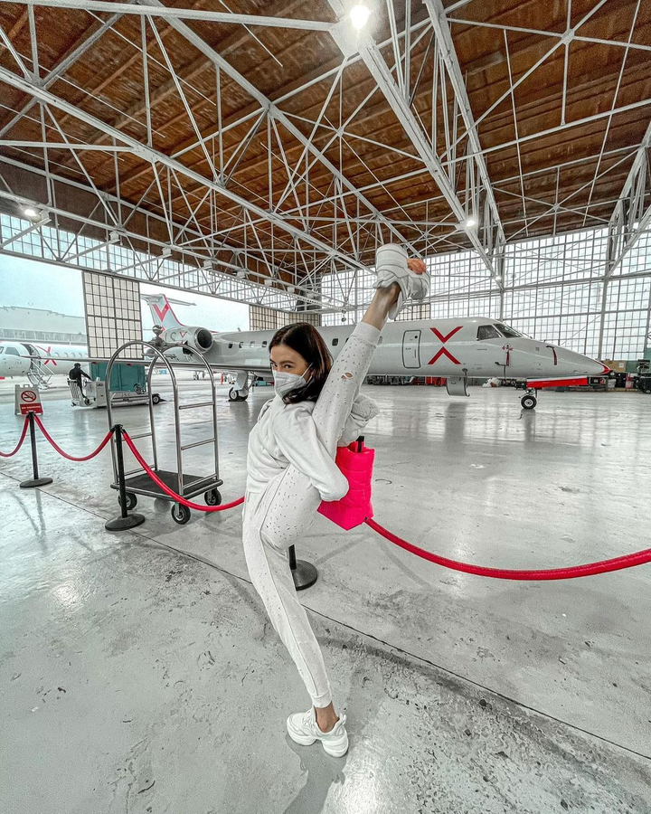 Cô gái ‘không xương’ có thể 'bẻ cong' cơ thể tùy ý vô tình bén duyên Hollywood - 6