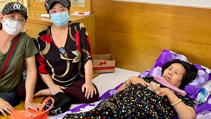 Nghệ sĩ Hoàng Lan bệnh nặng nhưng xin ra viện bởi không còn tiền - 1
