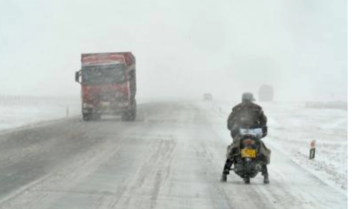 Ảnh: Dân Trung Quốc vật lộn chống bão tuyết khủng khiếp - 4