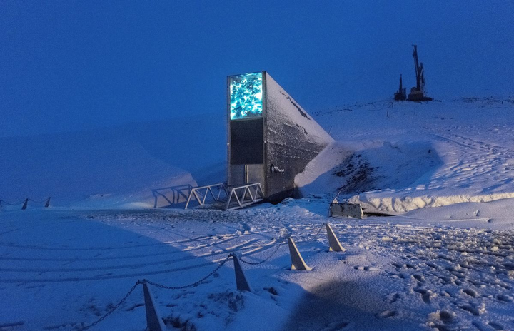 Căn hầm được xây cho ngày tận thế: Chỉ 120m mà chứa triệu mầm sống của nhân loại - 4