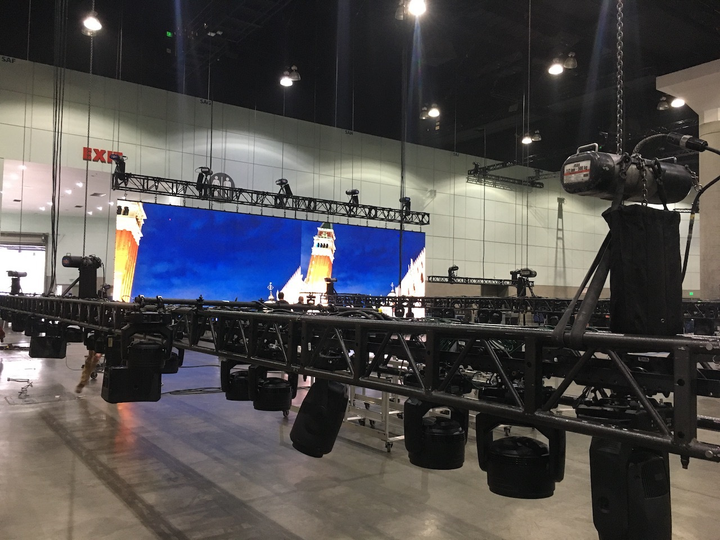 Hé lộ những hình ảnh VinFast đầu tiên trên đất Mỹ - 6