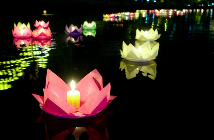 Nhà thờ, chùa cùng đánh chuông trong đêm tưởng niệm đồng bào mất vì COVID-19 - 1