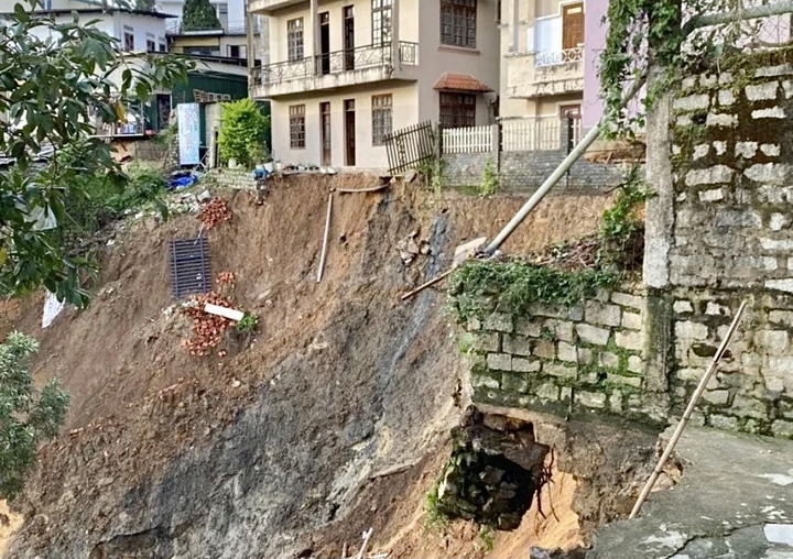 Ảnh: Sạt lở đất kinh hoàng, Đà Lạt di dời khẩn cấp nhiều hộ dân - 6