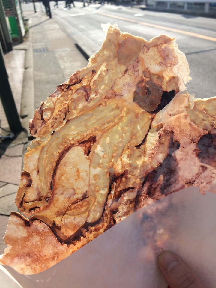 Từ con bạch tuộc sống biến thành bức tranh đẹp ma mị: Món bánh kỳ lạ ở Nhật Bản - 4