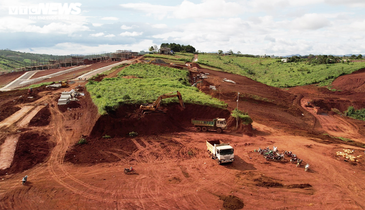 Đồi 41ha biến thành khu nghỉ dưỡng: Chủ tịch huyện nói 'kiểm tra thường xuyên' - 2