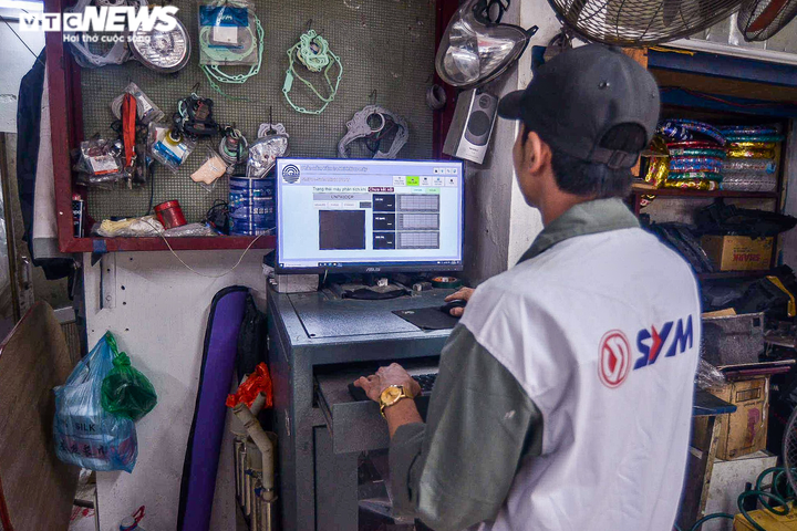 Ngày đầu Hà Nội thí điểm đổi xe máy: Ít xe cũ, ít người biết - 2