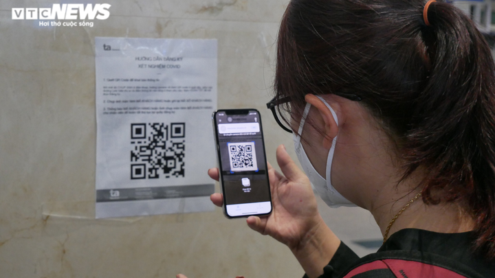 Ảnh: Sân bay Tân Sơn Nhất lấy lại không khí nhộn nhịp sau 1 tháng mở cửa - 4