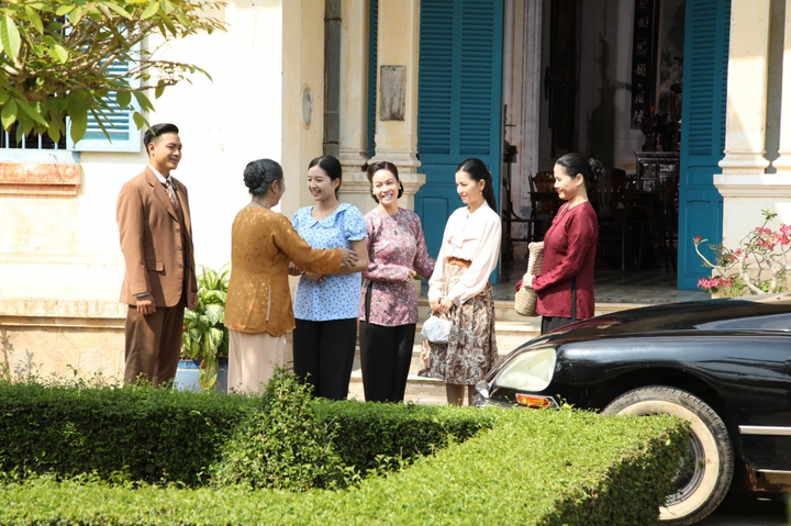 Nhật Kim Anh tự may trang phục, Thân Thúy Hà mặc áo dài cũ khi đóng 'Lưới trời' - 1