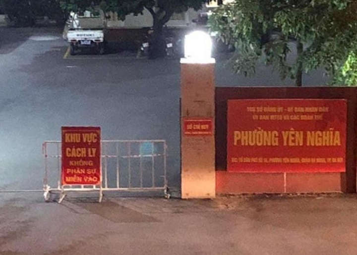 Hà Nội tạm phong tỏa trụ sở UBND phường Yên Nghĩa - 1