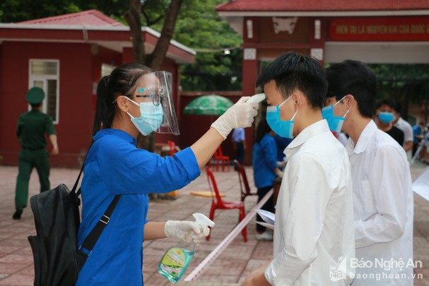 Nhiều địa phương cho học sinh trở lại trường học - 2