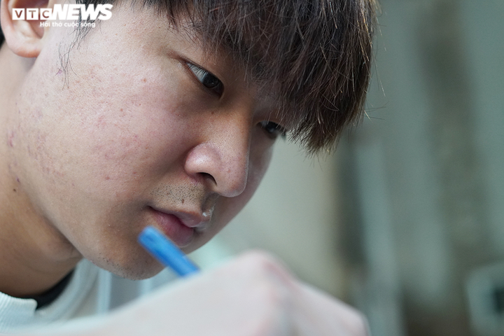 Ảnh: Chàng trai gìn giữ kiến trúc xưa trong mô hình tiểu cảnh - 6