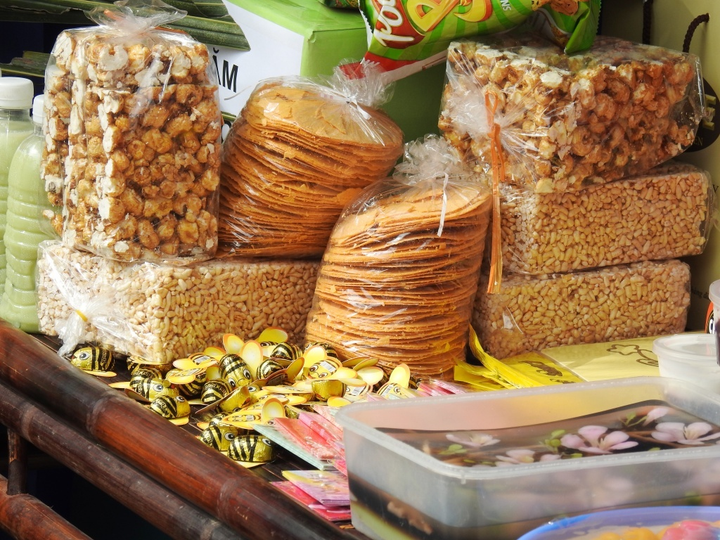 Bánh bỏng gạo - món ăn tuổi thơ trứ danh của 8X: Ai từng ăn chắc cũng 2 con rồi! - 1