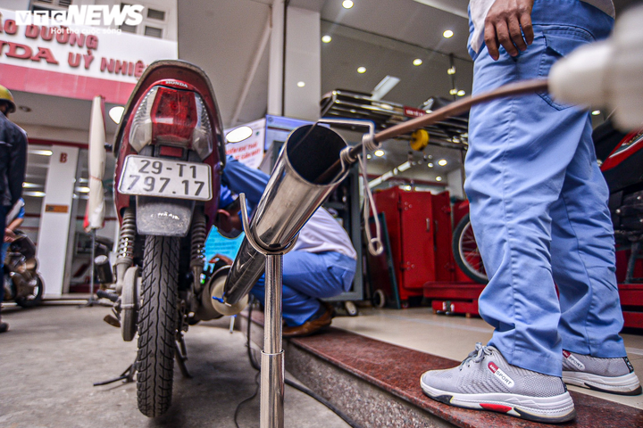 Tặng tiền đổi xe mới: Người lao động Hà Nội ít mặn mà, đại lý vắng khách - 7