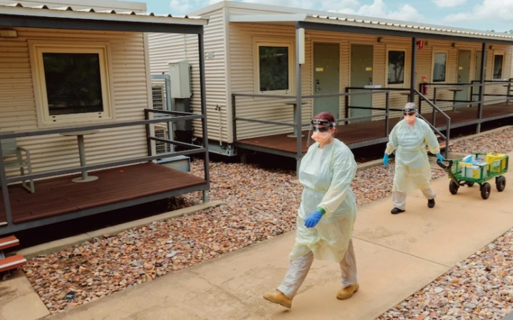 Người dân Australia đang nợ hơn 200 triệu AUD phí cách ly COVID-19 - 1