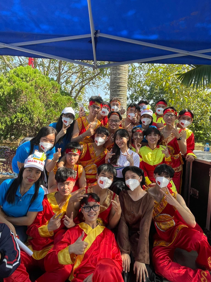 MC 'mát tay' nhất VTV: Đầu cầu cô dẫn luôn vô địch 'Đường lên đỉnh Olympia' - 4