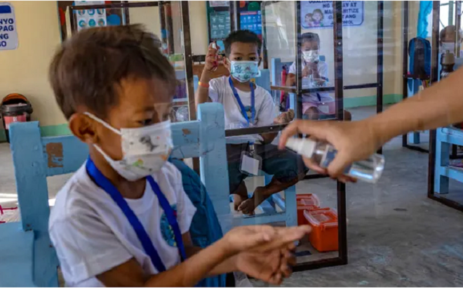 Các nước cho học sinh đến trường trong điều kiện COVID-19 ra sao? - 3
