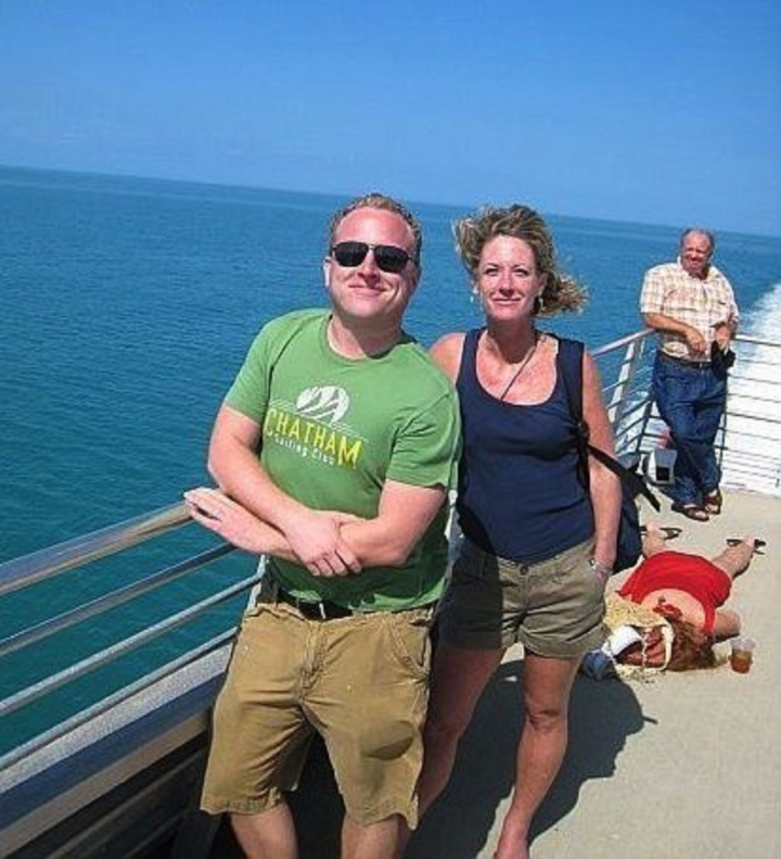 Cười ngất trước những ‘chi tiết lạ’ vô tình xuất hiện đằng sau khung hình - 7